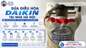 Hình ảnh thực tế kỹ thuật viên kiểm tra điều hòa Daikin tại nhà khách hàng.